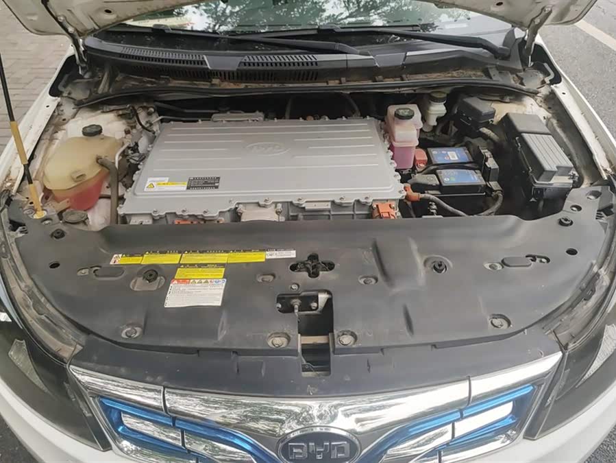 BYD e5 2016 #11 BYD e5 2016 car image #11