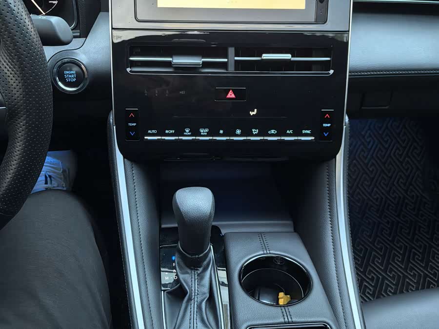 Toyota Avalon 2022 car image #11