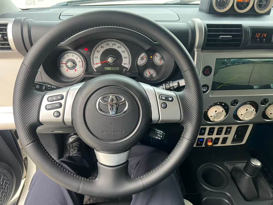 Toyota FJ Cruiser 2017 car image #11