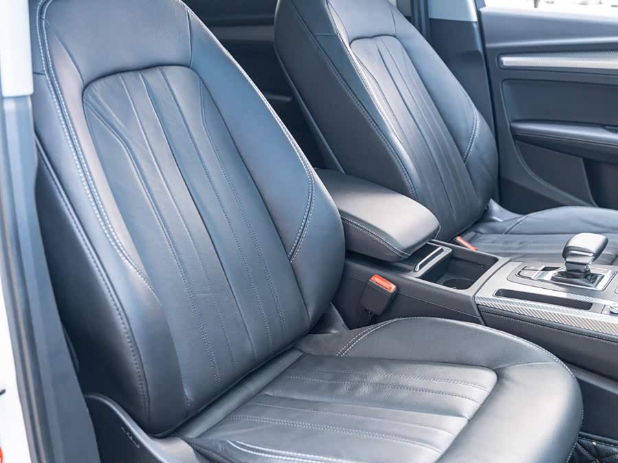 Audi Q5L 2020 car image #11