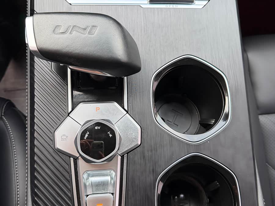 Changan UNI-K iDD 2023 car image #11