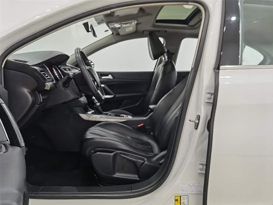 Peugeot 408 2018 car image #11
