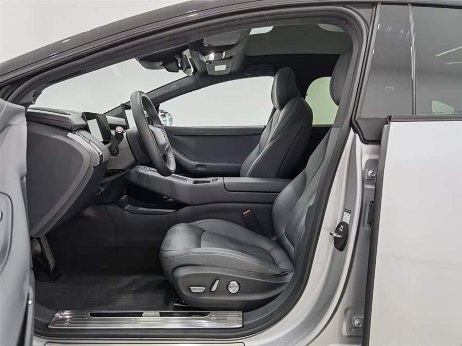 Xpeng P7+ 2024 car image #11