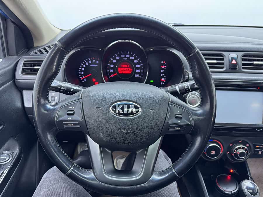Kia K2 2014 imagen de coche #11