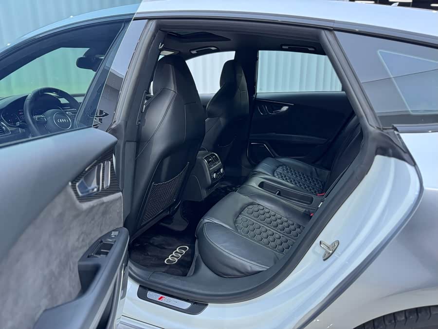 Audi RS 7 2020 car image #11