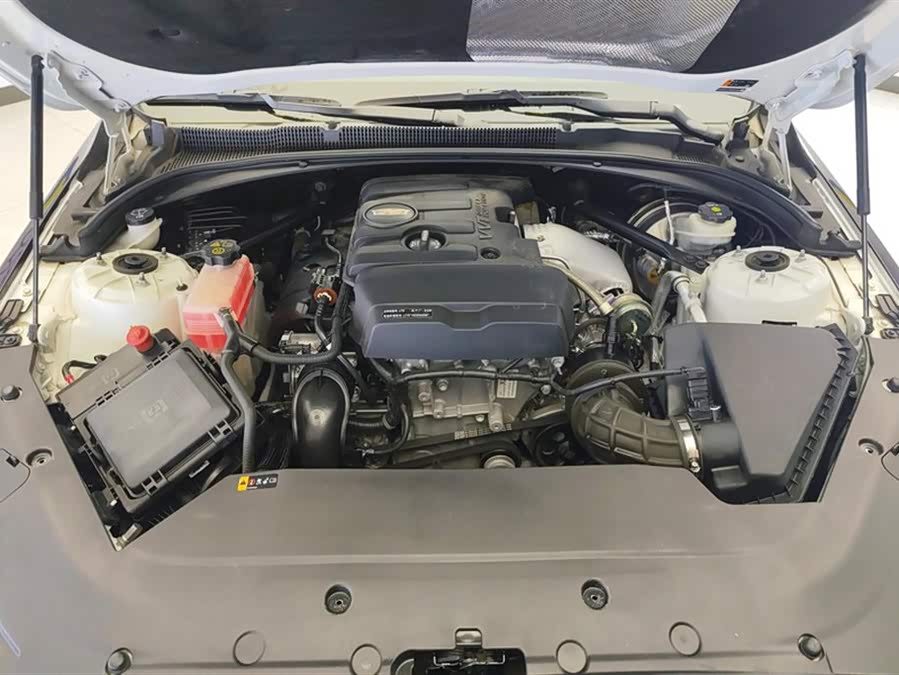 2018 car image #11