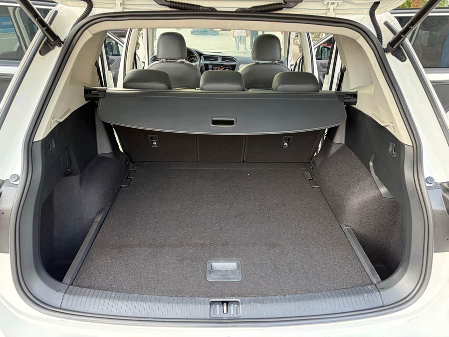 Volkswagen Tiguan L 2019 #11 Volkswagen Tiguan L 2019 car image #11