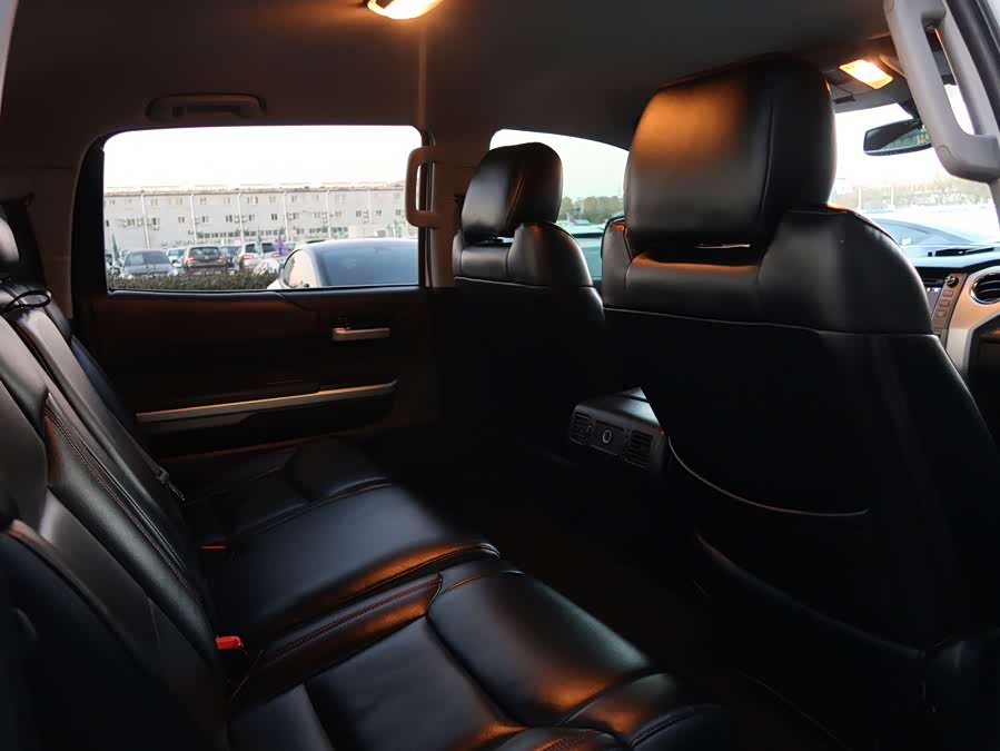 Toyota Tundra 2016 immagine di auto #11