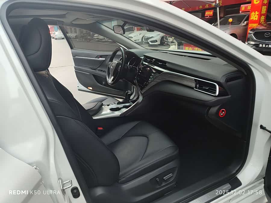 Toyota Camry 2018 صورة سيارة #11