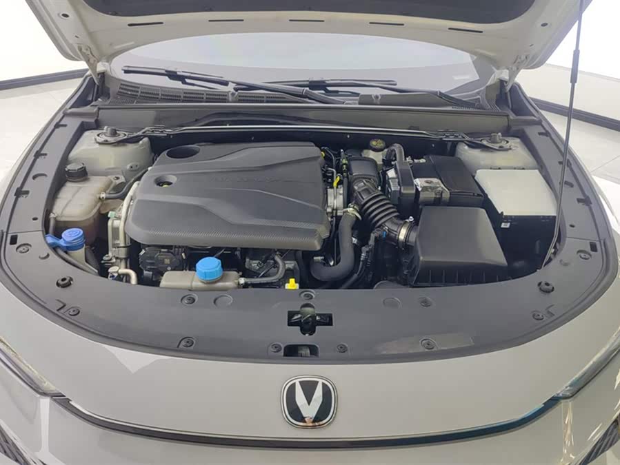 Changan UNI-V 2024 car image #11