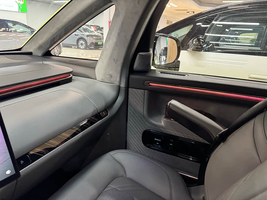 极氪 极氪MIX 2024 汽车图片 #11