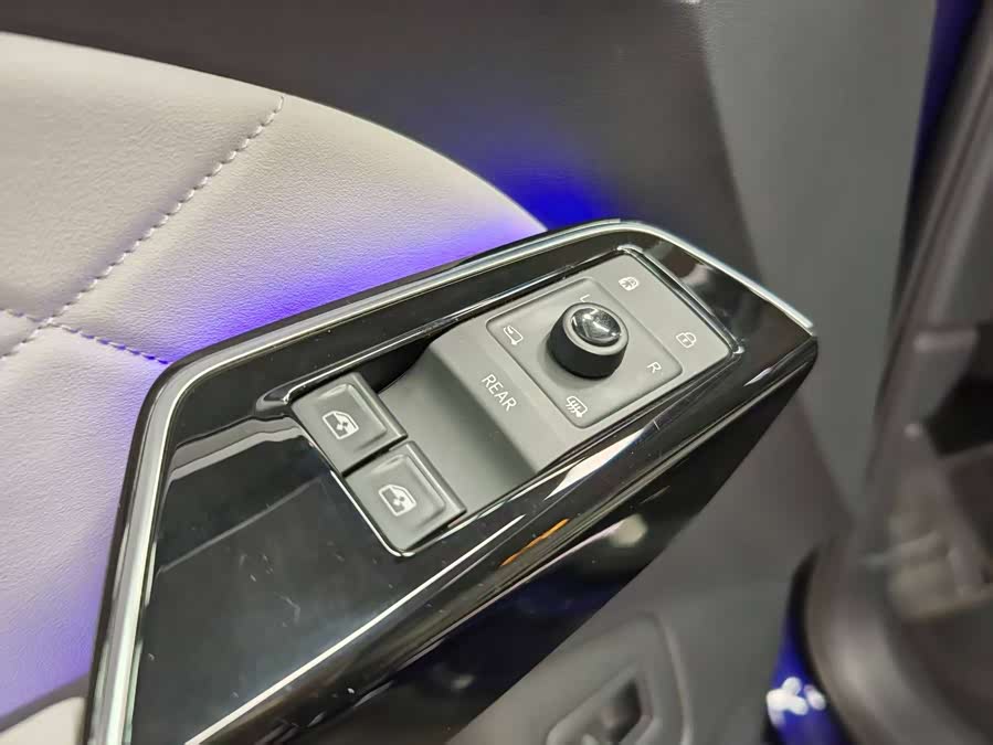 Volkswagen ID.6 X 2022 #11 Volkswagen ID.6 X 2022 car image #11