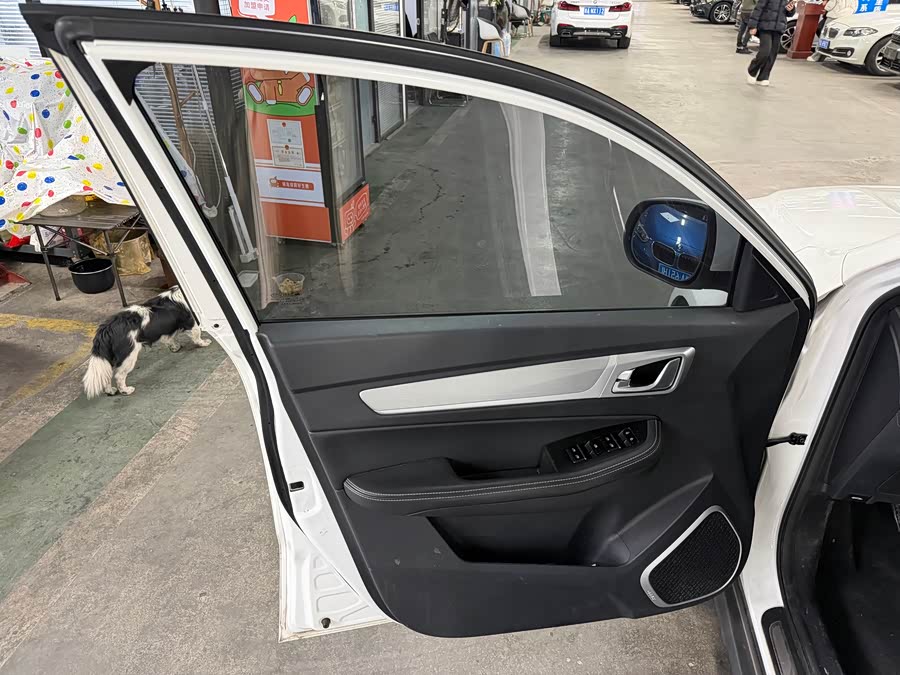 GEELY Vision X6 2019 car image #11
