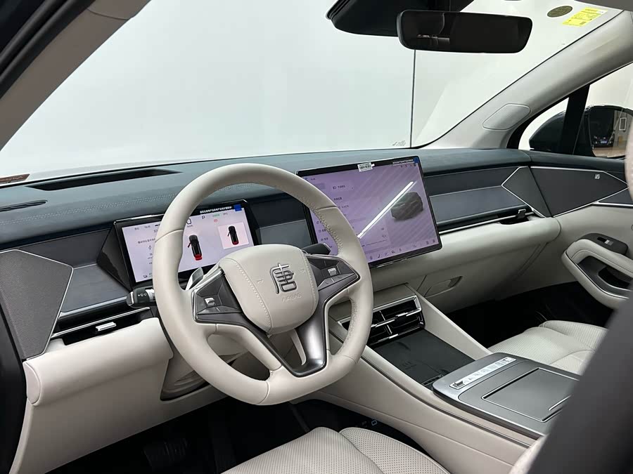 BYD Tang L 2025 صورة سيارة #11