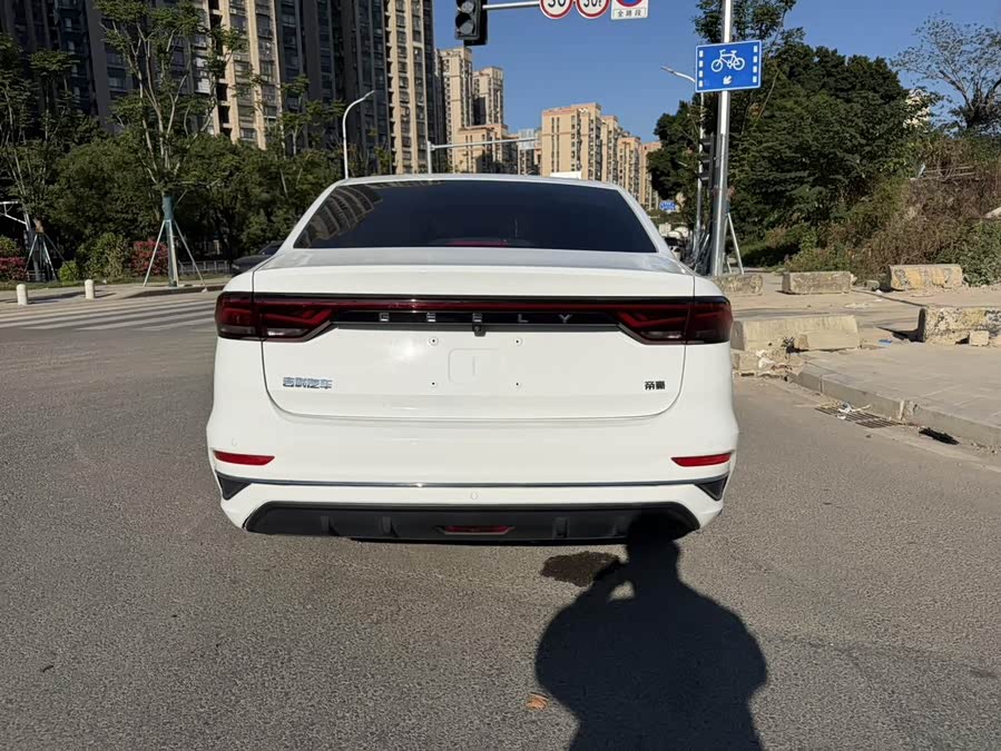 GEELY Emgrand 2022 car image #11