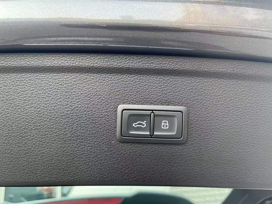 Audi Q5L 2022 car image #11