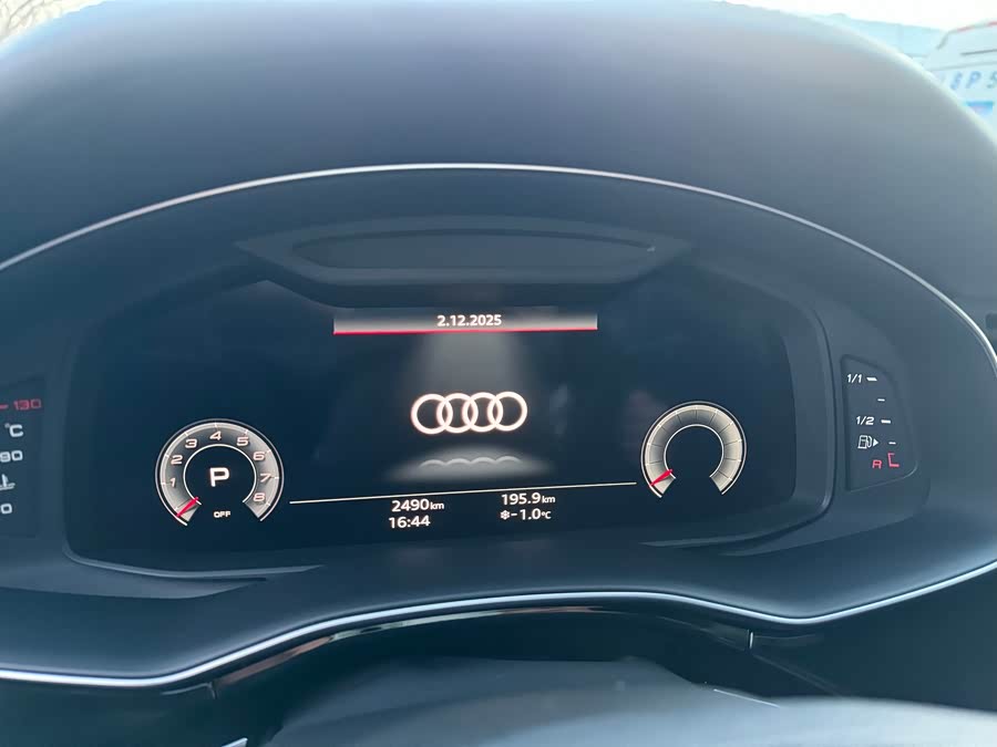 Audi SQ7 2024 #11 Audi SQ7 2024 изображение автомобиля #11