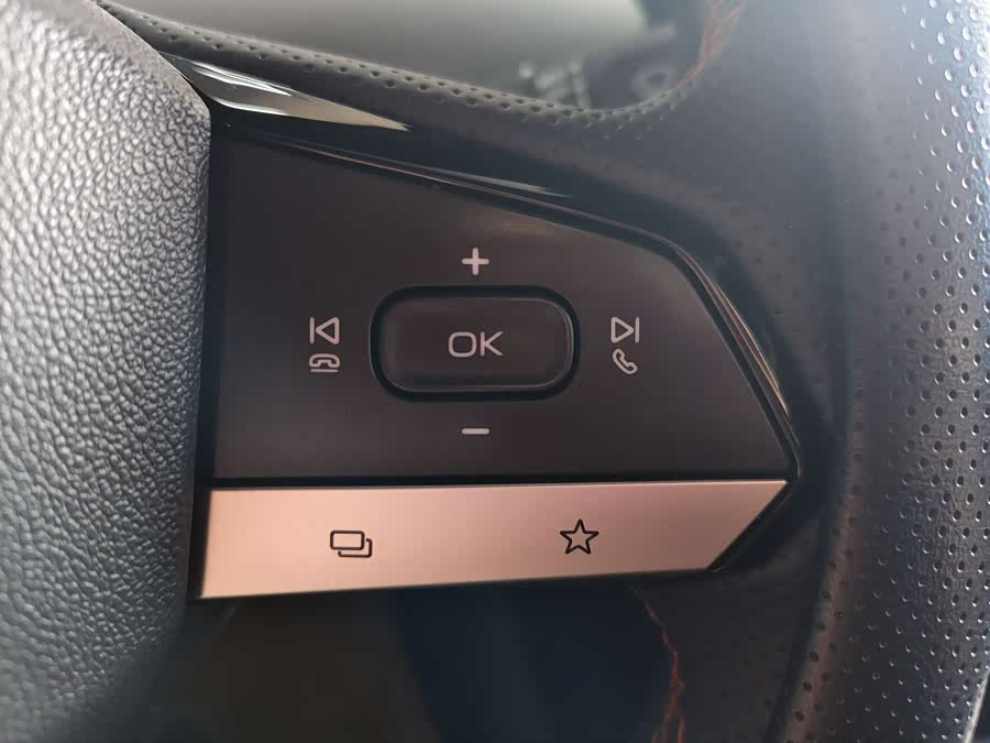 Changan UNI-V iDD 2024 car image #11