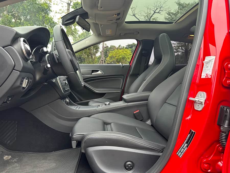 Mercedes-Benz GLA Class 2016 car image #11