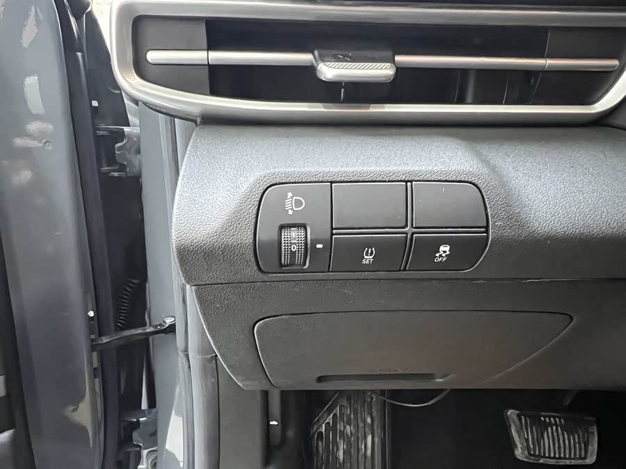 Hyundai Elantra 2021 immagine di auto #11