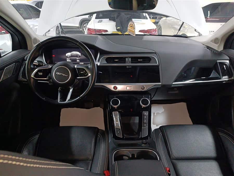 2020 car image #11
