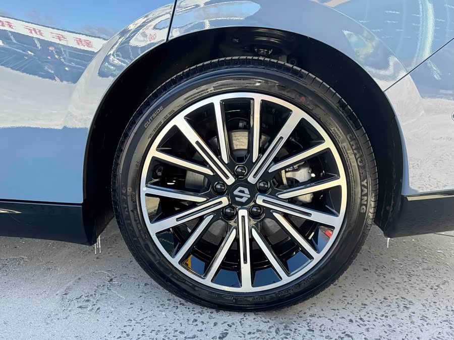 零跑汽车 零跑B01 2025 汽车图片 #11