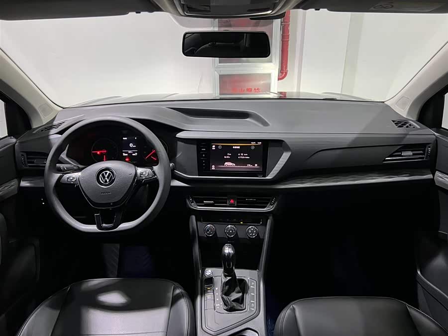 Volkswagen Tharu 2021 car image #11
