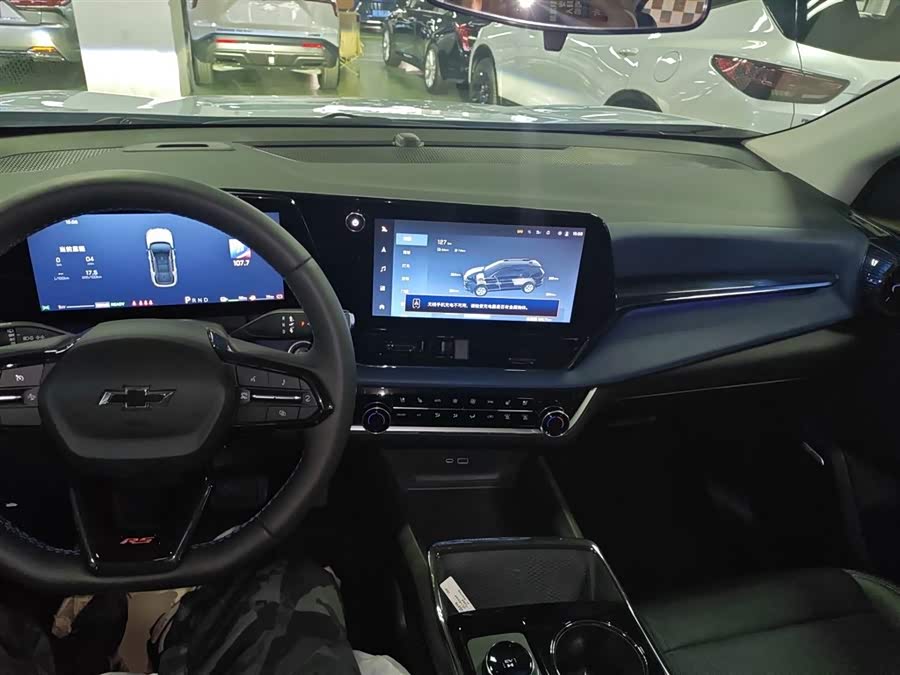 Chevrolet Equinox Plus 2025 car image #11