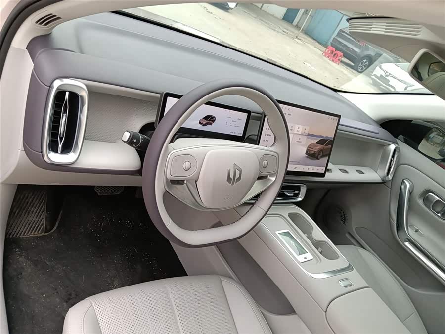 零跑汽车 零跑B01 2025 汽车图片 #11