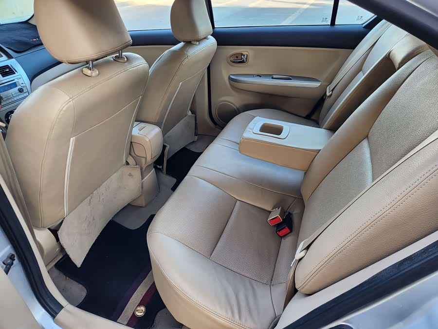 Great Wall C30 2011 car image #11