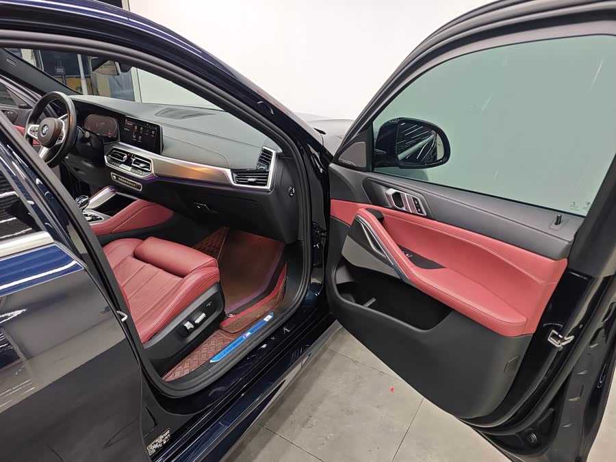 BMW X6 2022 car image #11