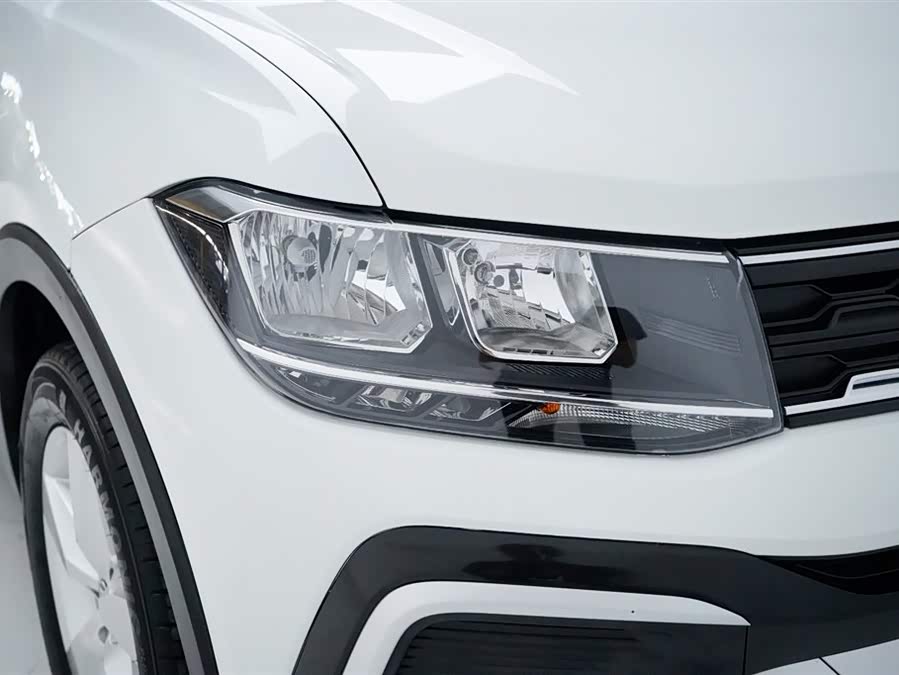 Volkswagen T-Cross 2023 car image #11