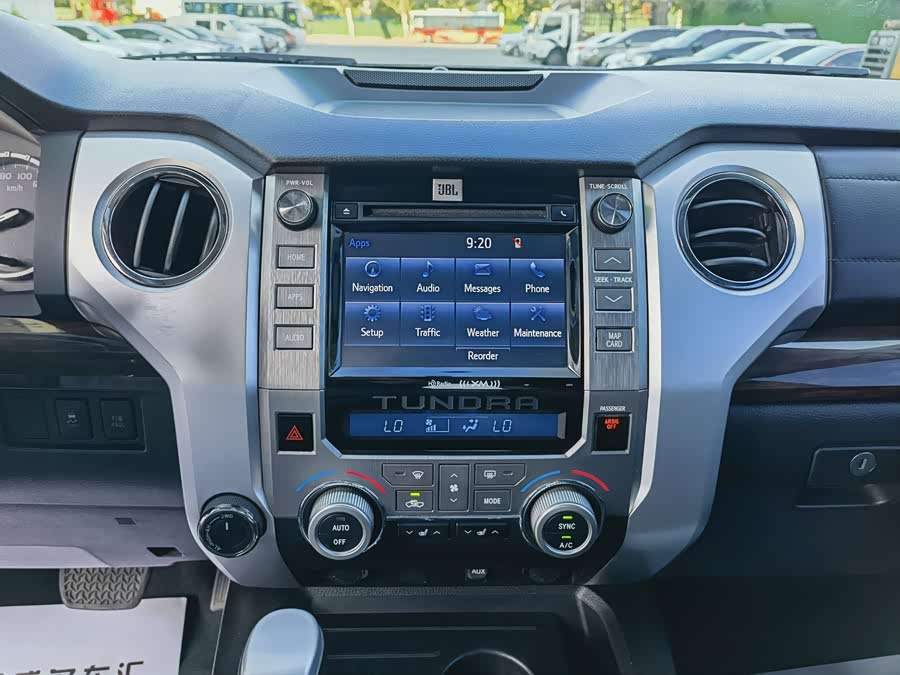 Toyota Tundra 2015 immagine di auto #11