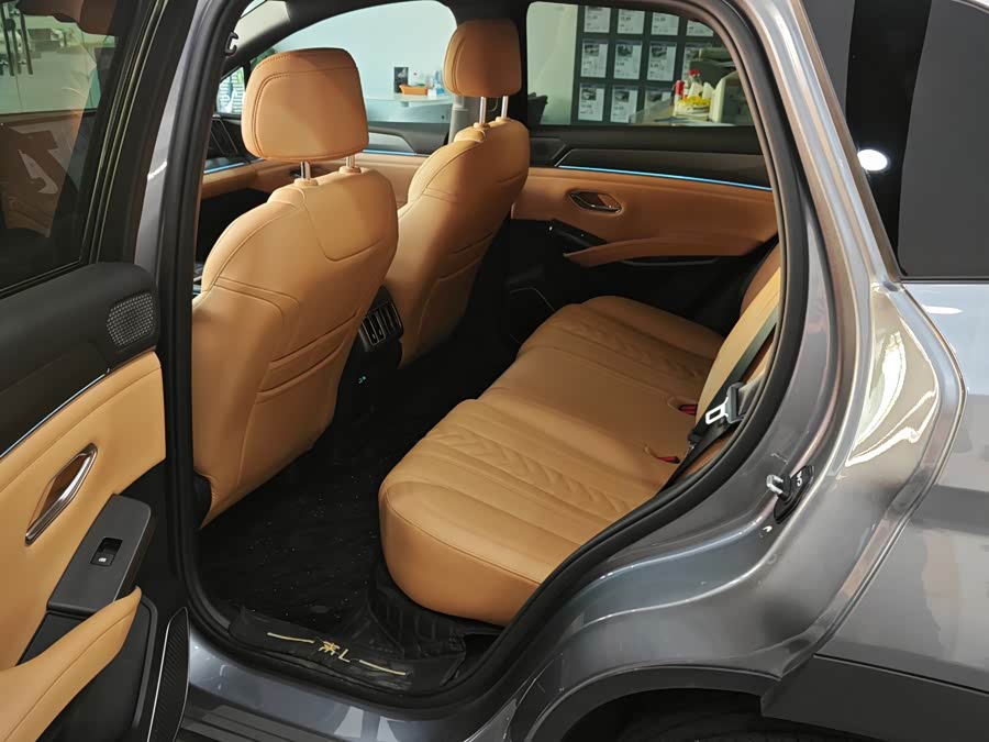 BYD SongL DM-i 2025 car image #11