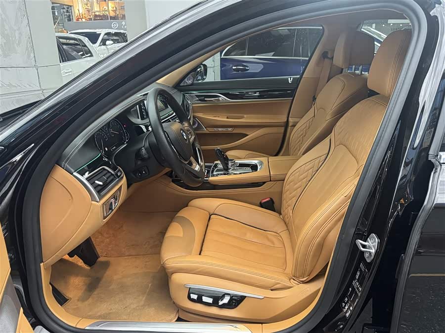 BMW 7 Series 2017 car image #11