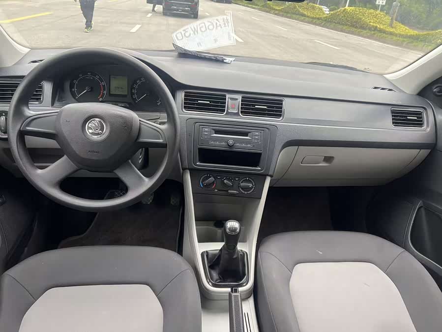 Skoda Rapid 2014 #11 Skoda Rapid 2014 car image #11