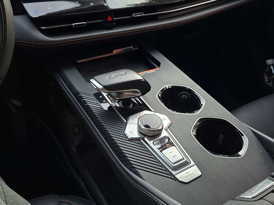 Changan UNI-K iDD 2022 car image #11