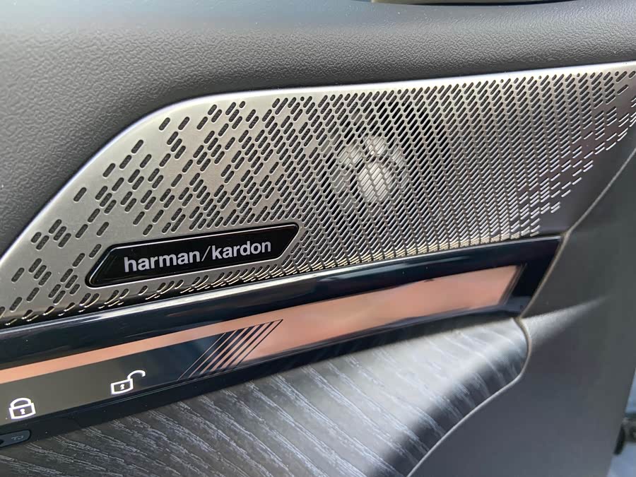 BMW i5 2025 immagine di auto #11