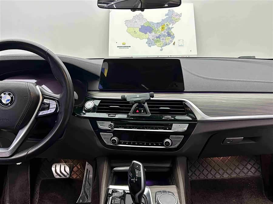 BMW 5 Series New Energy 2019 car image #11