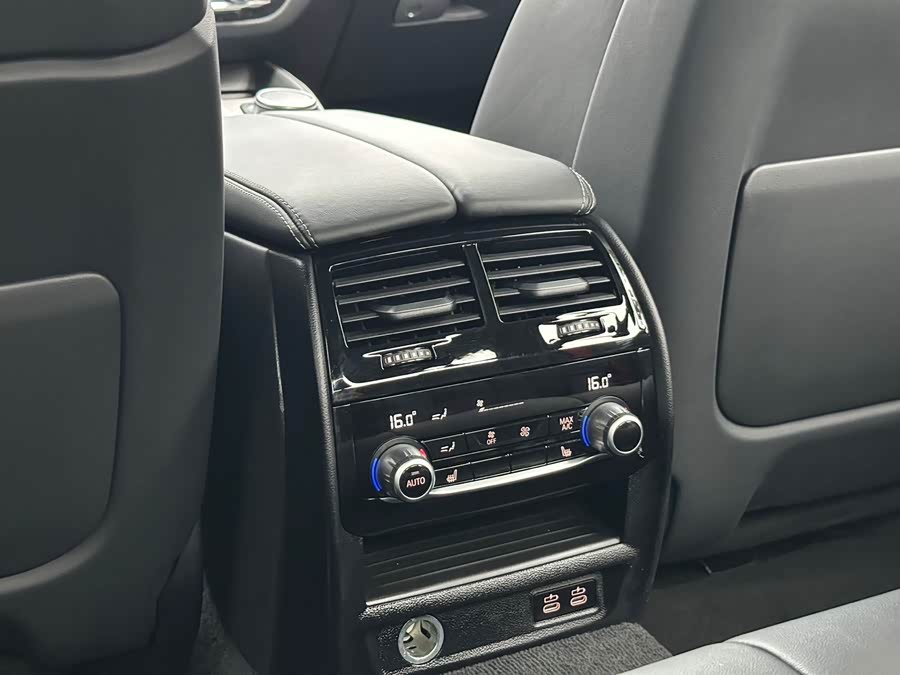 BMW M5 2023 #11 BMW M5 2023 صورة سيارة #11