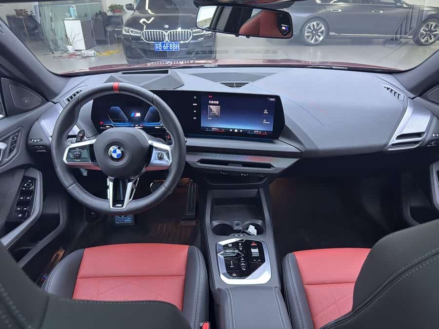 BMW M235L imagen de coche #11