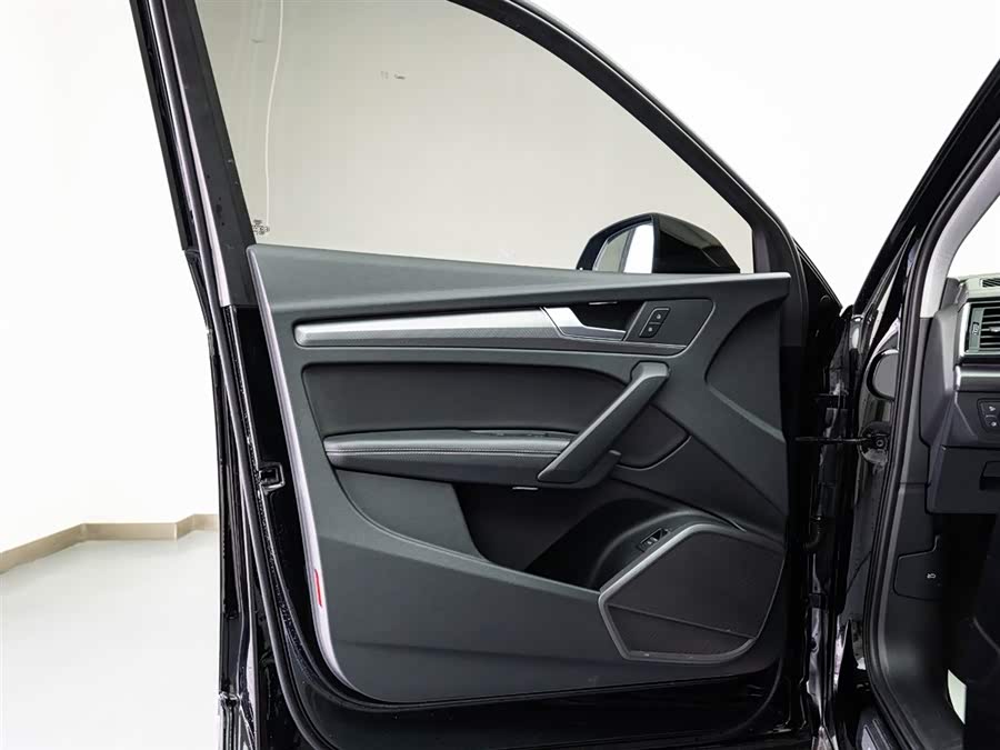 Audi Q5L 2022 car image #11