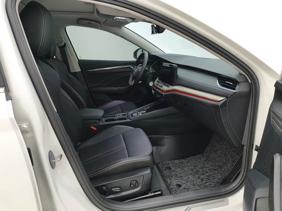 Skoda Octavia 2022 car image #11