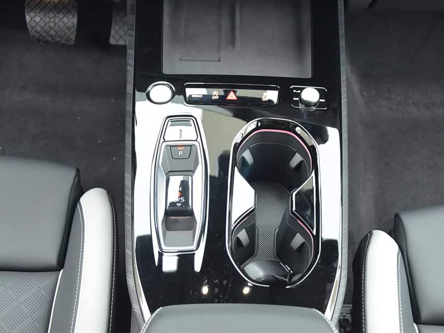 Audi FAW Audi A5L 2025 #11 Audi FAW Audi A5L 2025 immagine di auto #11