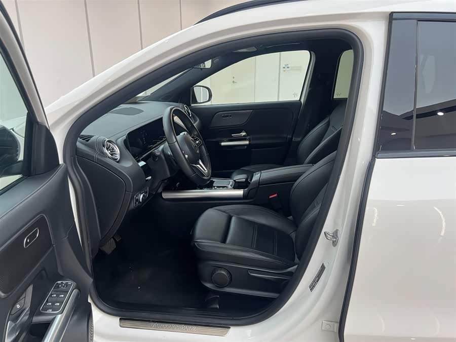 Mercedes-Benz GLA Class 2022 #11 Mercedes-Benz GLA Class 2022 car image #11