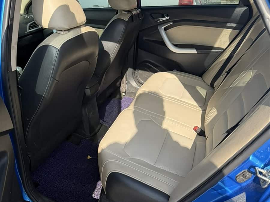 Changan Alsvin V7 2014 car image #11