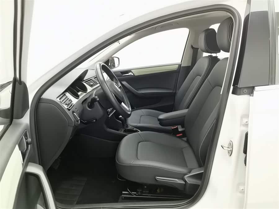 Skoda Rapid 2021 car image #11