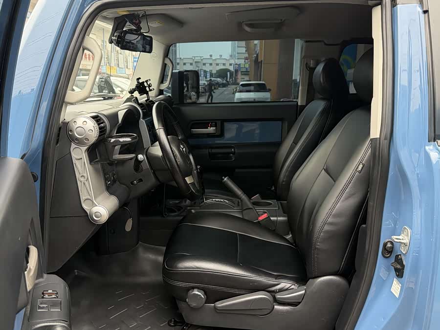 Toyota FJ Cruiser 2011 car image #11