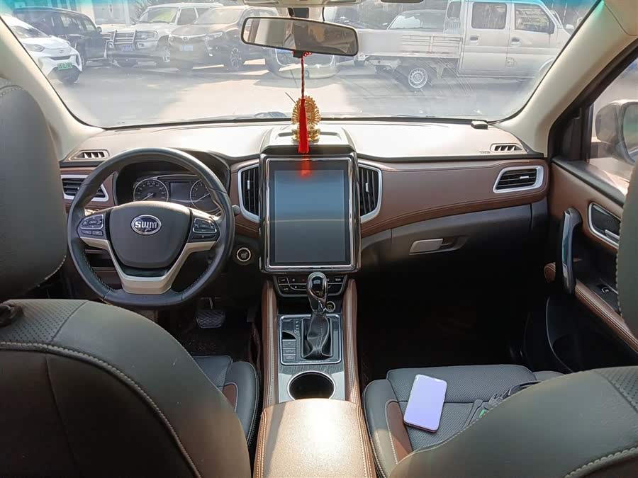 SWM X7 2017 #11 SWM X7 2017 car image #11