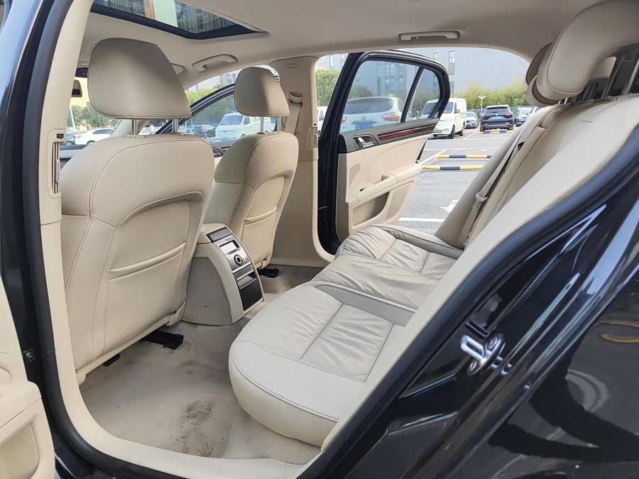 Skoda Superb 2013 car image #11